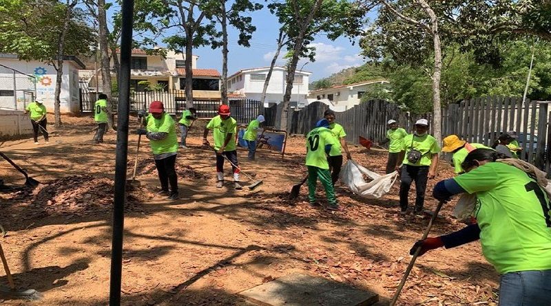Desmalezan más de 5 mil metros cuadrados de distintos espacios públicos en Carabobo