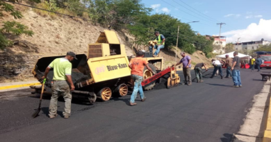 Asfaltan calles de los sectores Casco Central y Trapichito en Guarenas