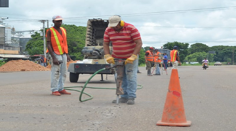 Embellecen y optimizan vialidades de Calabozo en Guárico