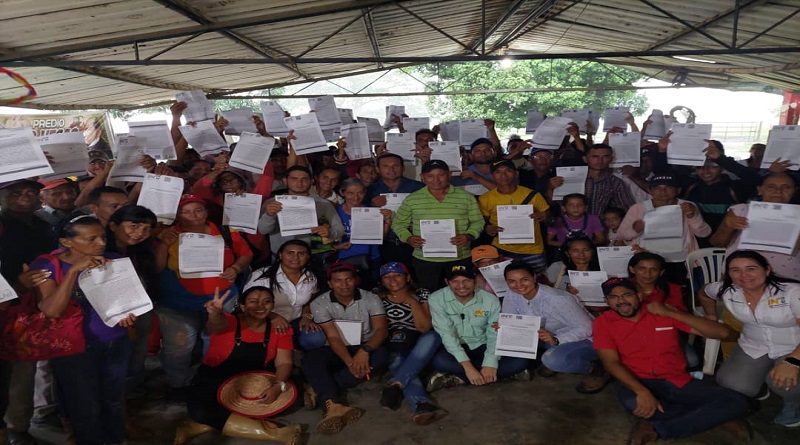 Entregan de 600 títulos de tierras en Barinas
