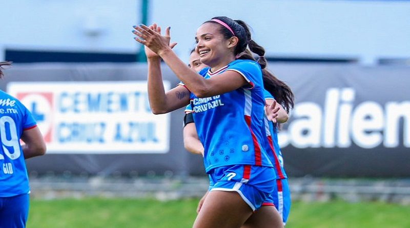 María Peraza marca su primer gol con el Cruz Azul de México
