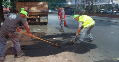 Escuadrón Caza Hueco realiza reparación de botes de agua en El Paraíso