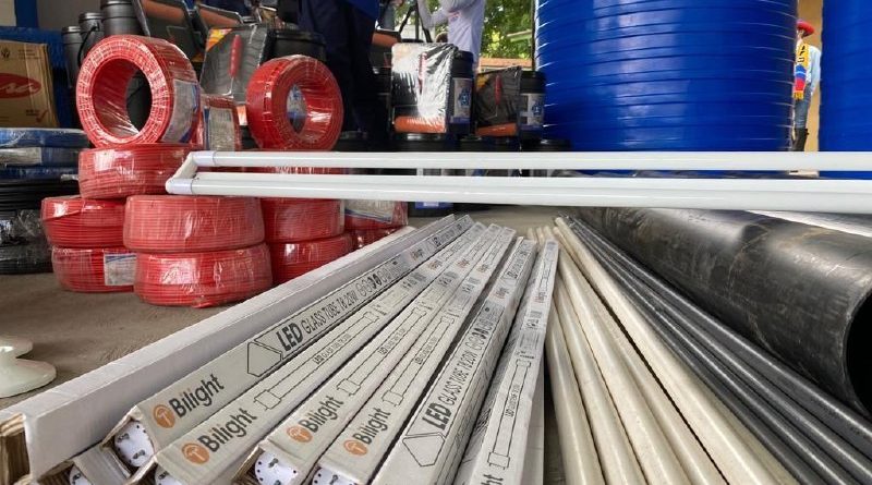 Distribuyen materiales para rehabilitación de instituciones educativas mediante las Bricomiles