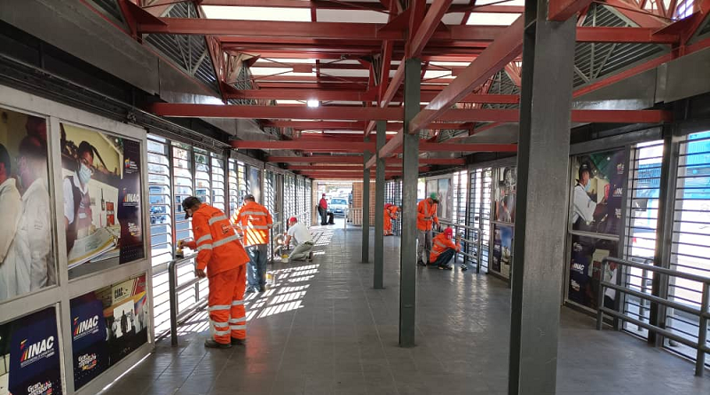 Trabajadores del metro de Caracas desplegados para mantener en buen estado el sistema