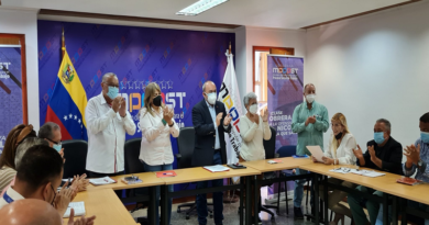 Gobierno Bolivariano resalta compromiso de cancelación del bono a educadores
