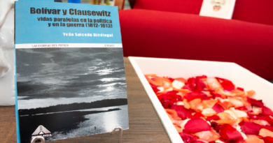 Presentan obra “Bolívar y Clausewitz” en Feria del Libro de Caracas