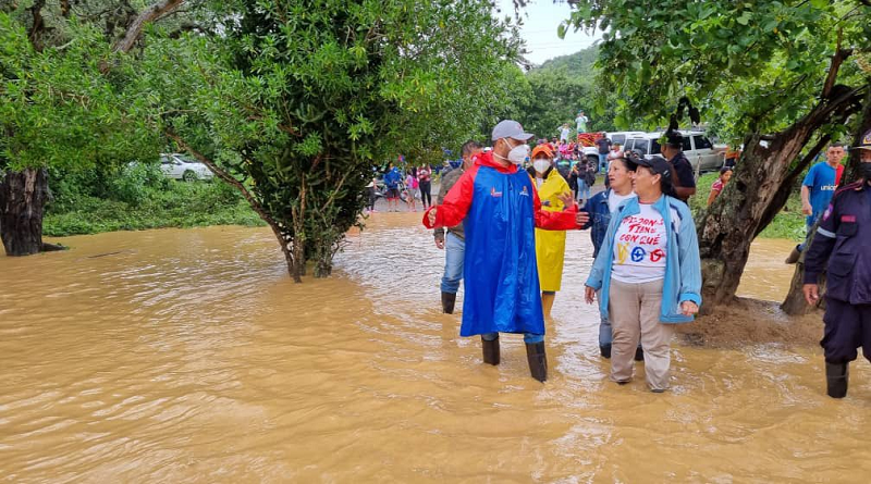 Autoridades se despliegan para atender población afectadas por lluvias en Lara