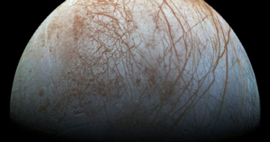 Estudio afirma que luna de Júpiter está encerrada bajo una capa de hielo