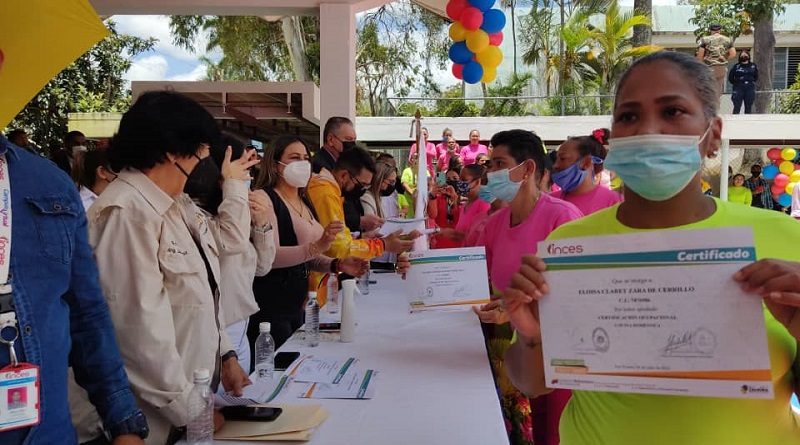 Privadas de libertad del Inof recibieron capacitación para el trabajo productivo