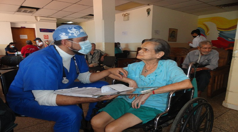 Jornada integral Hogares Saludables atiende a 186 abuelos de Las Colinas en La Guaira