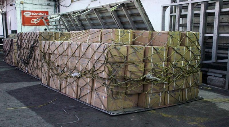 Más 300 mil medicamentos e insumos para pacientes renales arriban al país