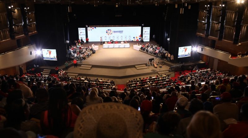 Presidente Nicolás Maduro, aprobó las cuatros líneas del Congreso de la Nueva Época