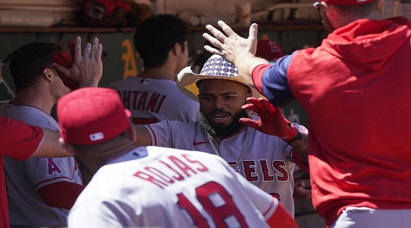 Luis Rengifo llega a 10 jonrones en la temporada en triunfo de Los Ángeles