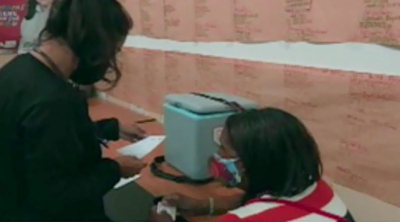 Jornada Médica Integral beneficia a adultos mayores en Pinto Salinas