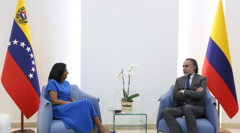 Vicepresidenta Delcy Rodríguez sostiene encuentro con embajador de Colombia en Venezuela
