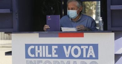 Chile entra en recta final del plebiscito constitucional entre escándalos y guerra sucia
