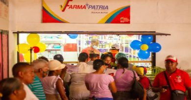 Reinaugurada Farmapatria en el Mercado Municipal de Buroz de Miranda