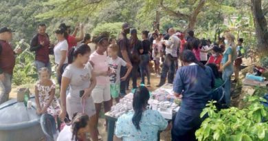 Gobernación de La Guaira atiende a familias de Los Hornitos
