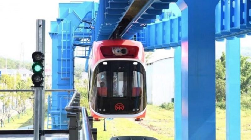 Crean en China el primer tren que puede levitar sobre vía férrea