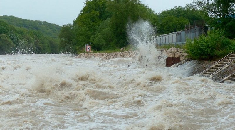 Torrenciales lluvias e inundaciones causan 10 muertes en Uganda