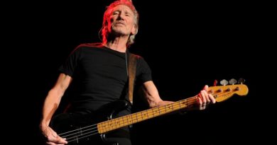 Roger Waters presenta a Joe Biden como "criminal de guerra"
