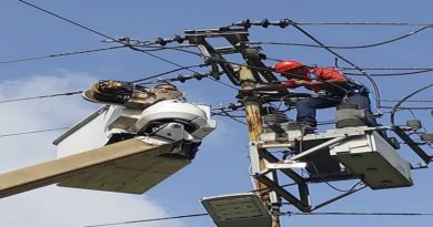 Corpoelec realiza mantenimiento correctivo en la urbanización Club de Campo Calles