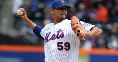 Carlos Carrasco supera la cifra de 1.500 ponches en la Gran Carpa