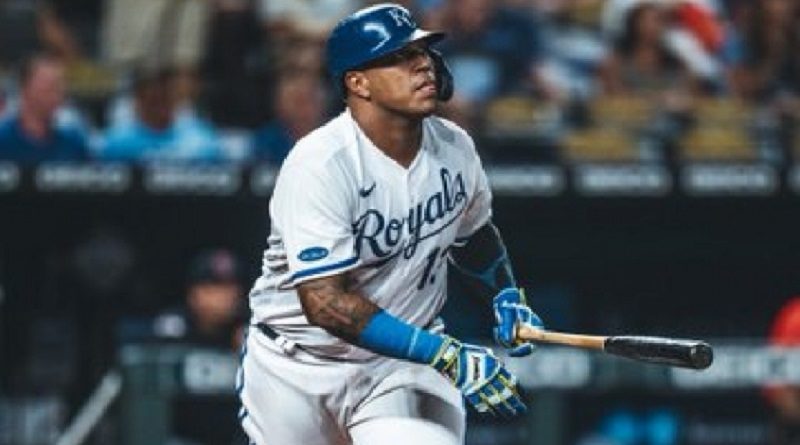 Salvador Pérez despachó su jonrón 21 de la temporada