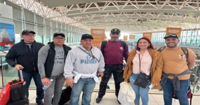 Llegan a Bolivia tripulantes del avión de Emtrasur liberados en Argentina