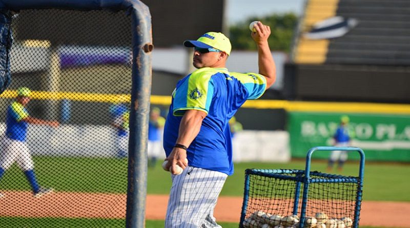 Magallanes designa a Ramón Hernández como su coach de banca