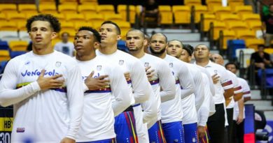 Venezuela y EE.UU. reanudan contienda pospuesta de la AmeriCup