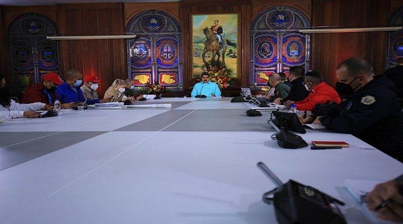 Instruyen renovación democrática de más de 22 mil consejos comunales del país