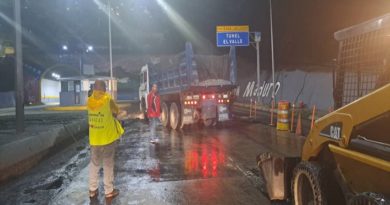 Escuadrón Caza Hueco realiza corrección vial en túnel La Planicie