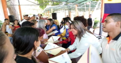 Otorgan títulos de tierras urbanas a población de Miranda
