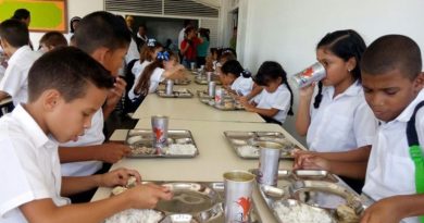 MPPE estima alcanzar 100 % de cobertura en programas escolares del período 2022-2023
