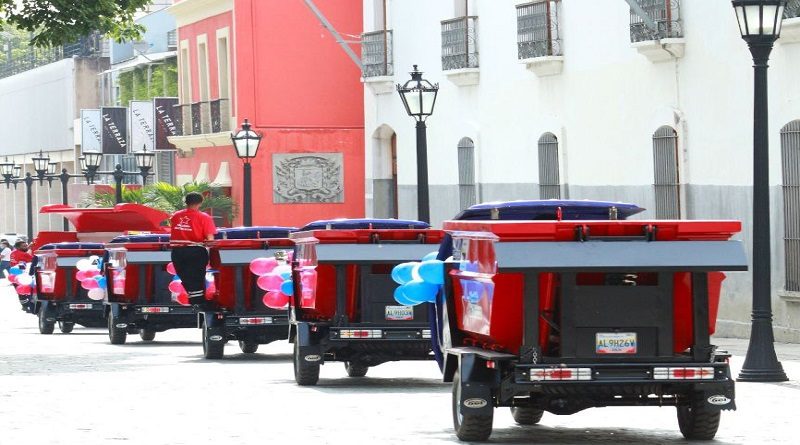 Supra Caracas recibe trimotos y compactadora para mantenimiento del Centro Histórico de Caracas