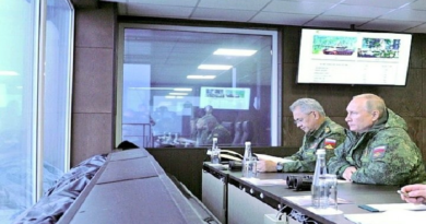 Presidente Putin acude a ejercicios militares en el este ruso