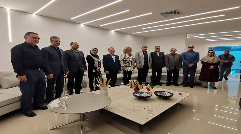 recibió a la delegación de la República Islámica de Irán, que arribó al país para participar en la Expo Feria Científica, Tecnológica e Industrial Irán-Venezuela.
