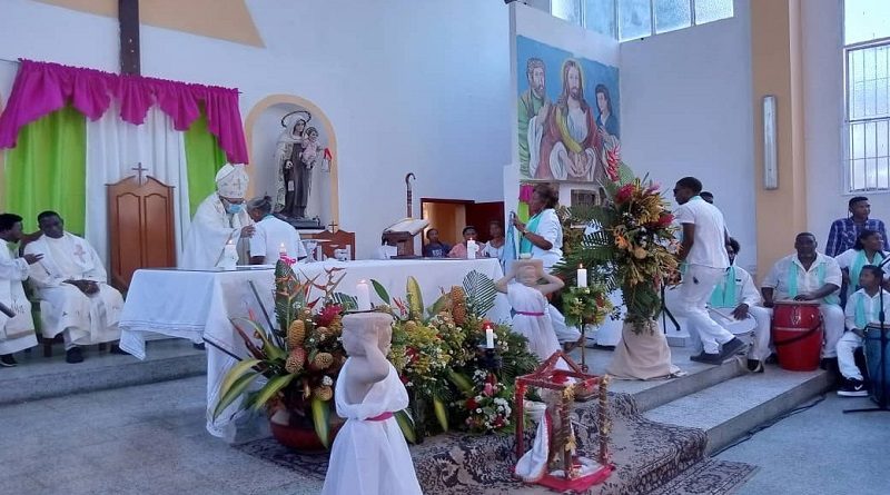 Celebran a Santa Rosa de Lima en Miranda