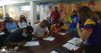 Inces entrega titularidad de cargo a 63 trabajadores en La Guaira