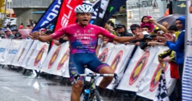 Alexander Castaneira lidera la Vuelta a la Juventud tras ganar la primera etapa