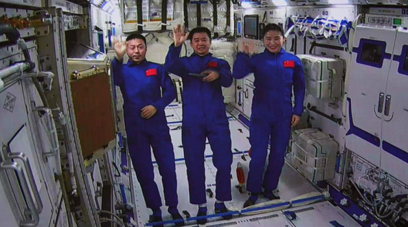 Astronautas de Shenzhou-14 realizan actividades extravehiculares