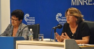 Cubanos en el exterior participan en referendo por el nuevo Código de las Familias﻿