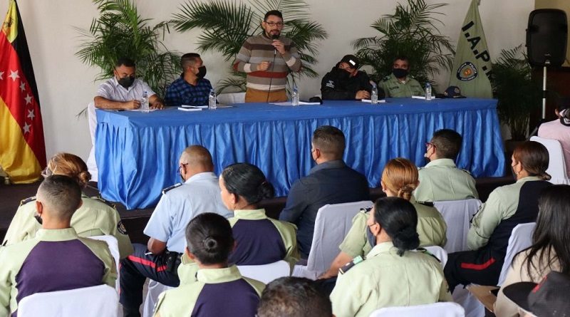 Funcionarios reciben diplomado de Gerencia policial en Guaicaipuro