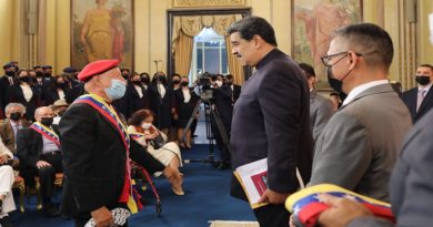 Presidente Maduro otorga condecoración a cultores y cultoras insignes de Venezuela