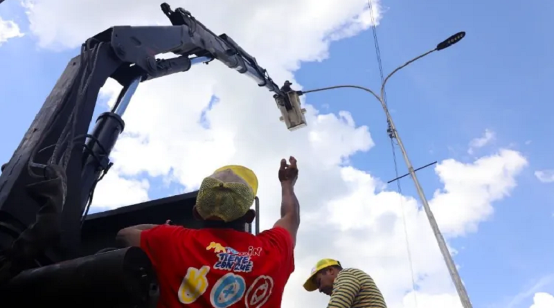 Electricistas realizarán la sustitución de 641 luminarias en la avenida Bella Vista