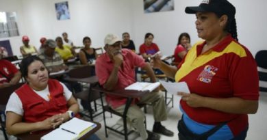 Presidente Maduro exhorta al pueblo organizado a no bajar la guardia