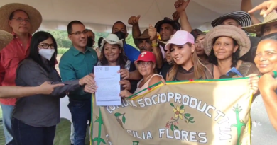 Entregan título de 132 hectáreas de tierra al poder popular en Aragua