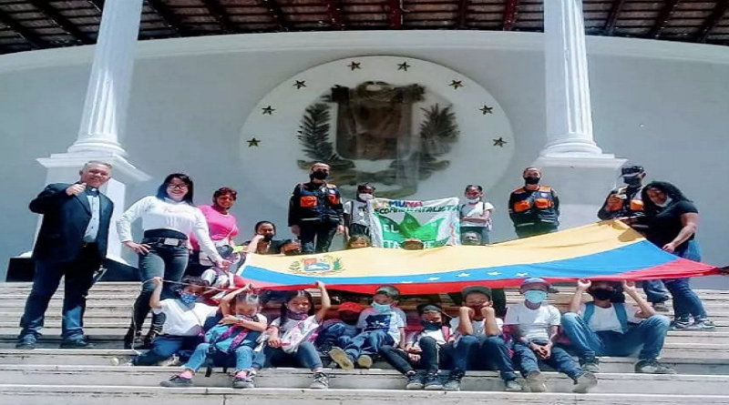 Cenaf realiza visita guiada al Palacio Federal Legislativo