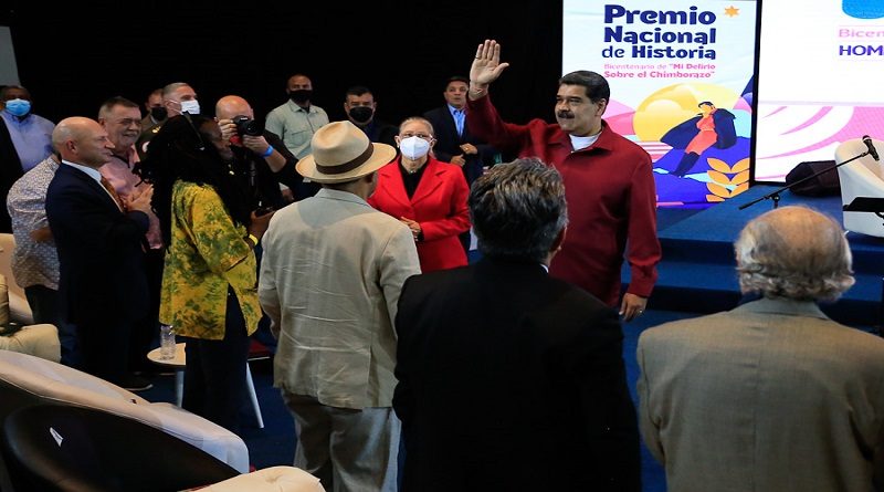 Presidente Maduro entrega Premio Nacional de Historia en Festival Mundial de Poesía